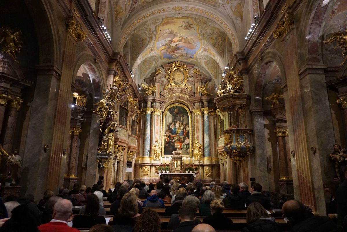 シュテファン大聖堂、
Cafe satcher(ザッハトルテ発祥のお店)
...