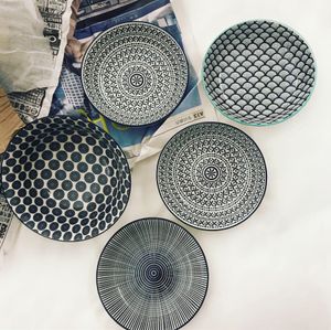 女3人で台北ステイ。
2日目に鶯歌に器を探しに。可愛いのたくさんゲット。
...