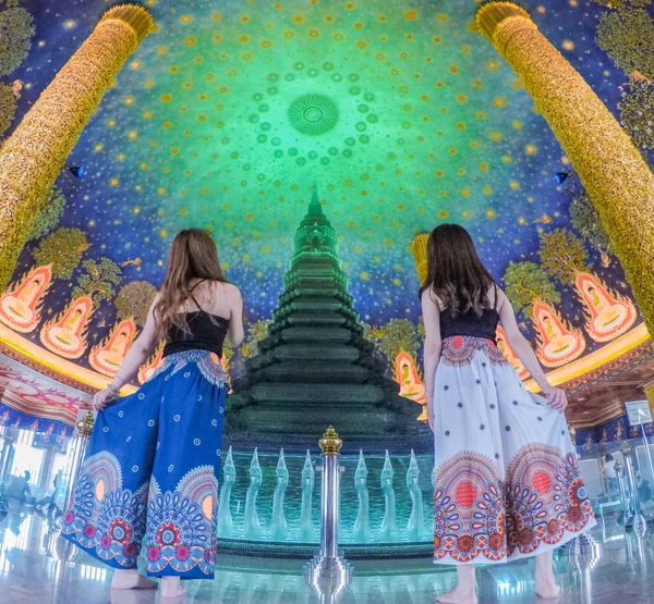 タイ・バンコク「バンコク旅行」の写真：ワットパクナム。若い子に人気なところ　写...