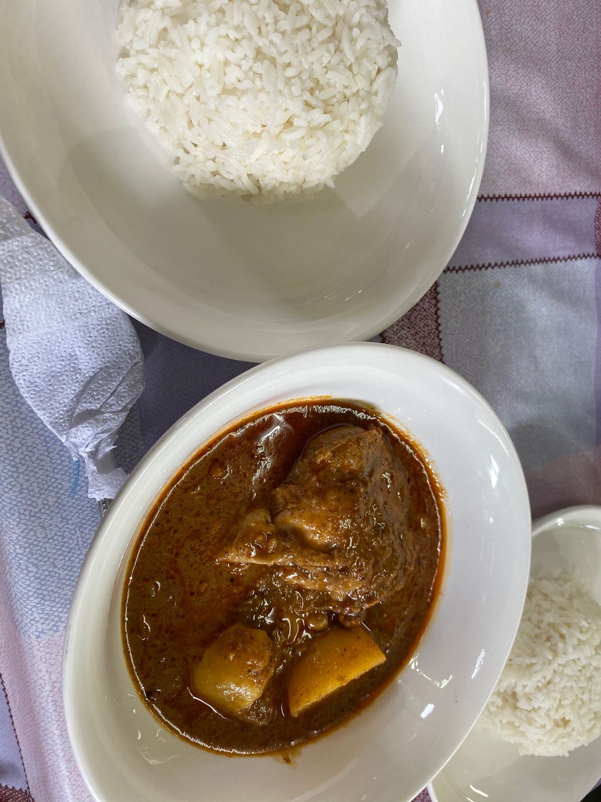 短い旅だったので色んなものはたべてないですが、パッタイ、トムヤムクン、マッ...