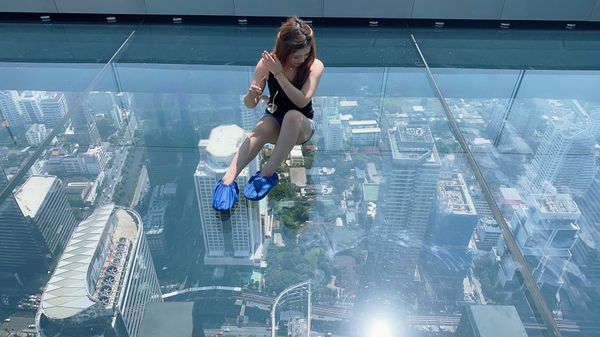 タイ・バンコク「バンコク旅行」の写真：マハナコンタワー。ここ来るの夜の方がよか...