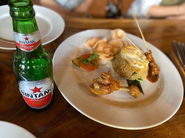 インドネシア・バリ島「バリ島旅行」の写真：食べ物系はバリ島っぽいものはナシゴレンと...