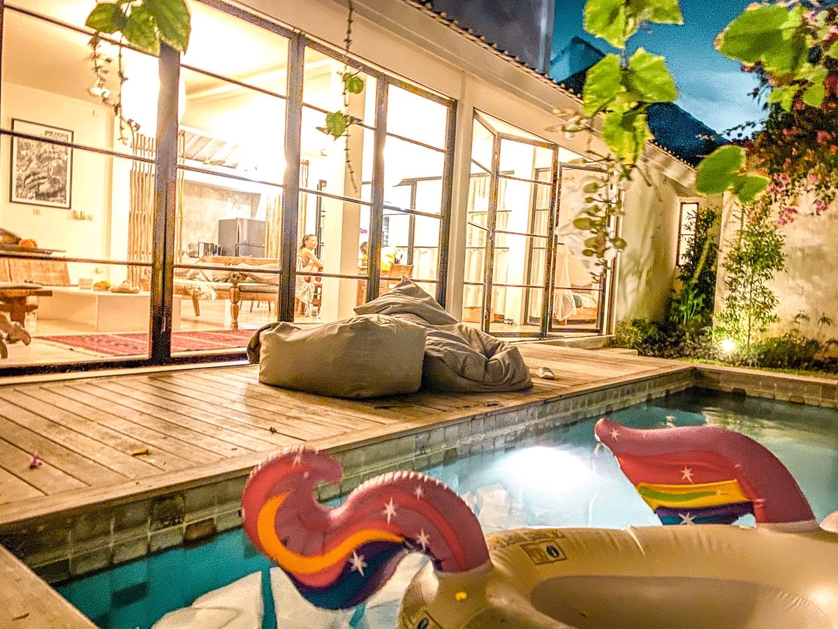 今回泊まったヴィラですスミニャックの中心地です