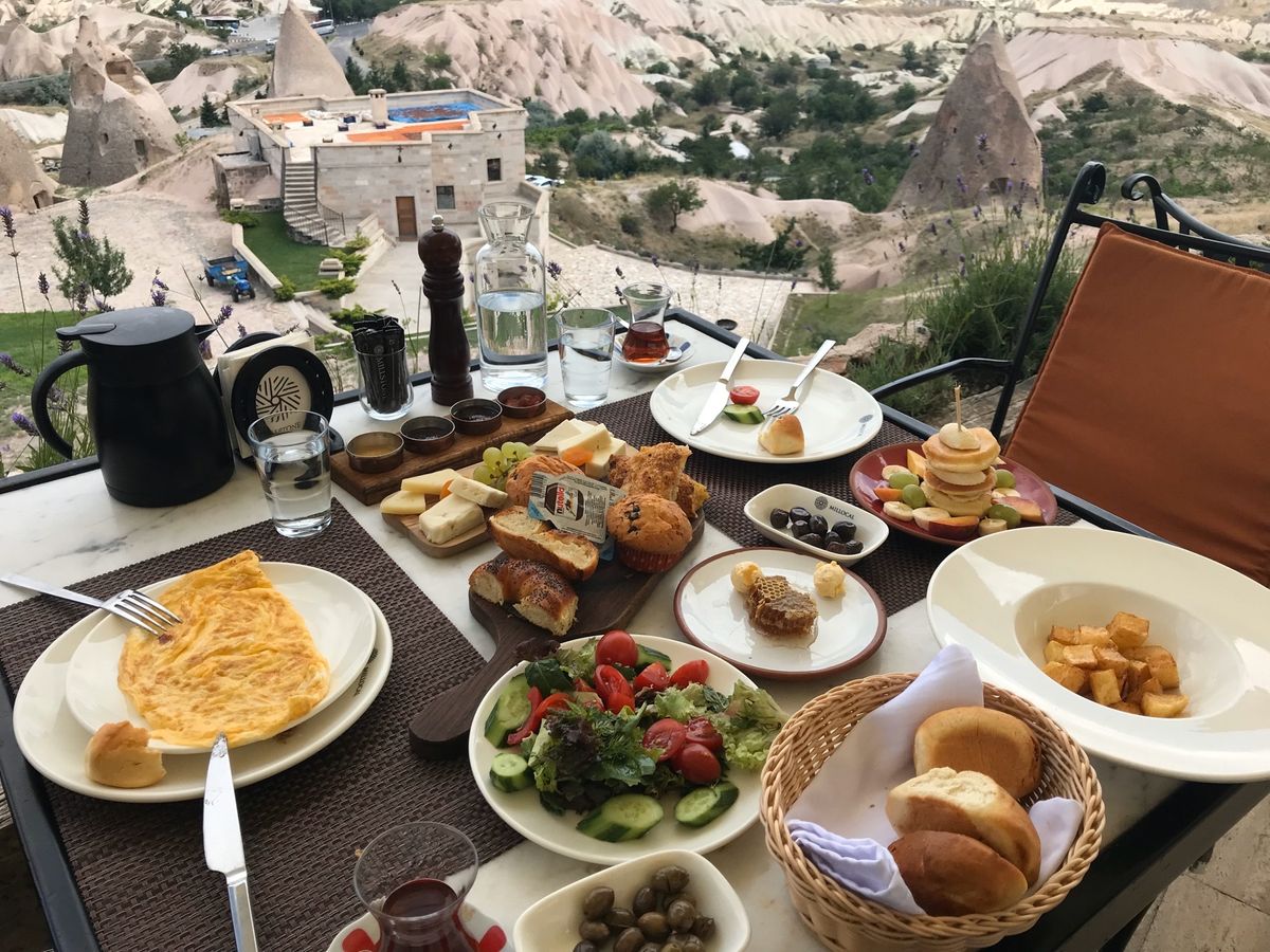 カッパドキアの洞窟ホテル！
1軒目はカッパドキアケーブスイーツ＊2軒目はミ...