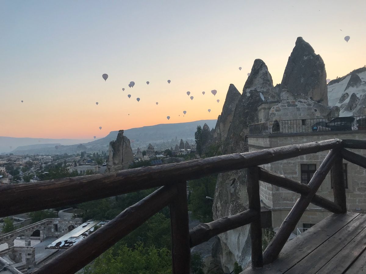 カッパドキアの洞窟ホテル！
1軒目はカッパドキアケーブスイーツ＊2軒目はミ...