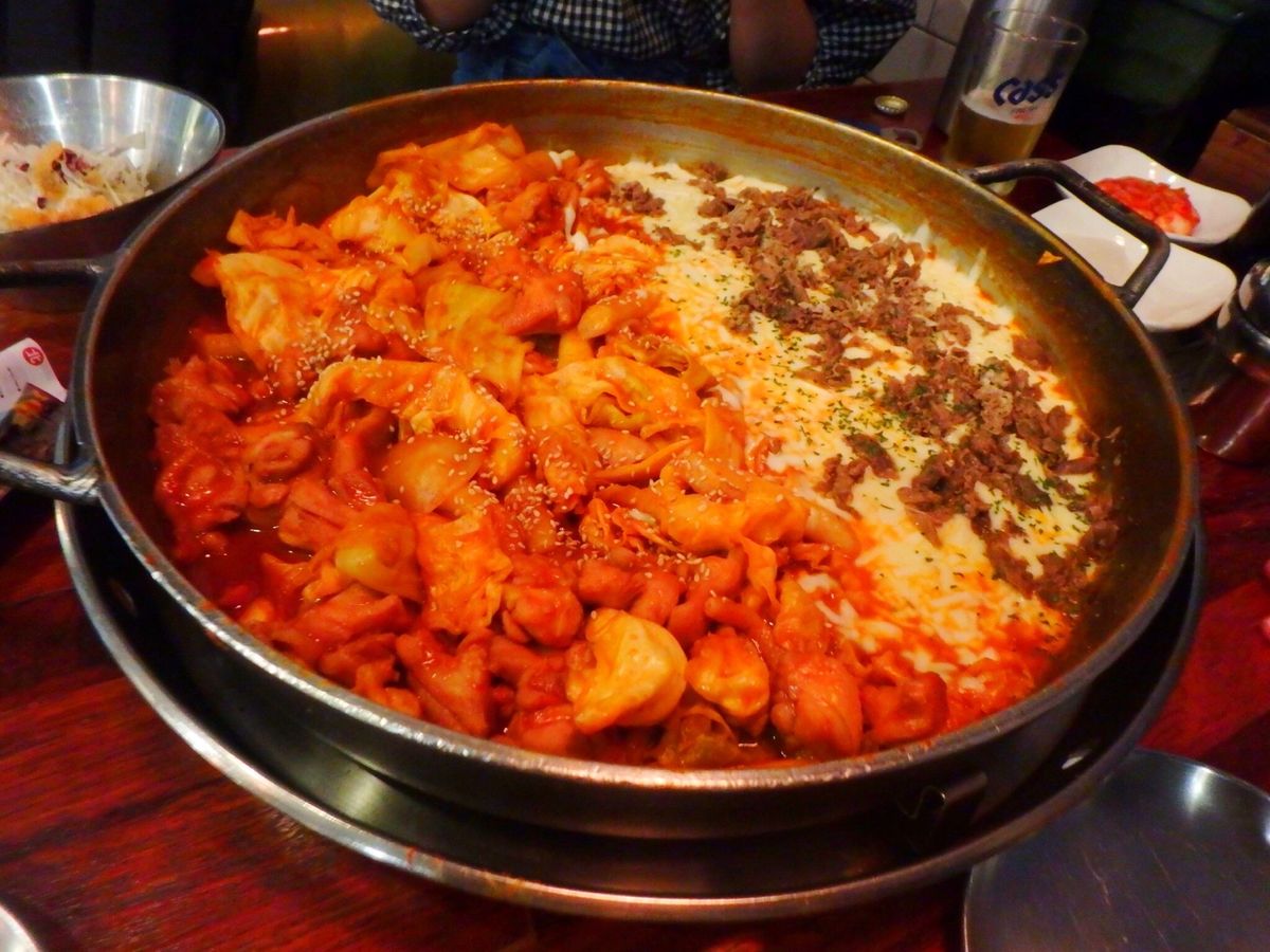 韓国料理おいしい。タッカルビ、粥、サムギョプサル
アイスはかわいい。