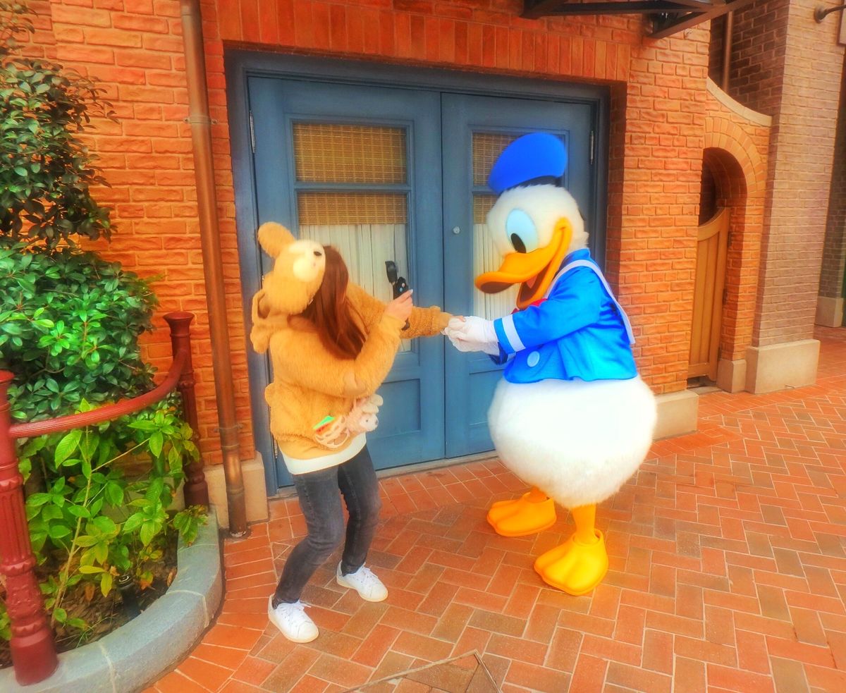 上海ディズニー最高でした。乗り物も最高だしキャラクターには全く並ばず写真と...