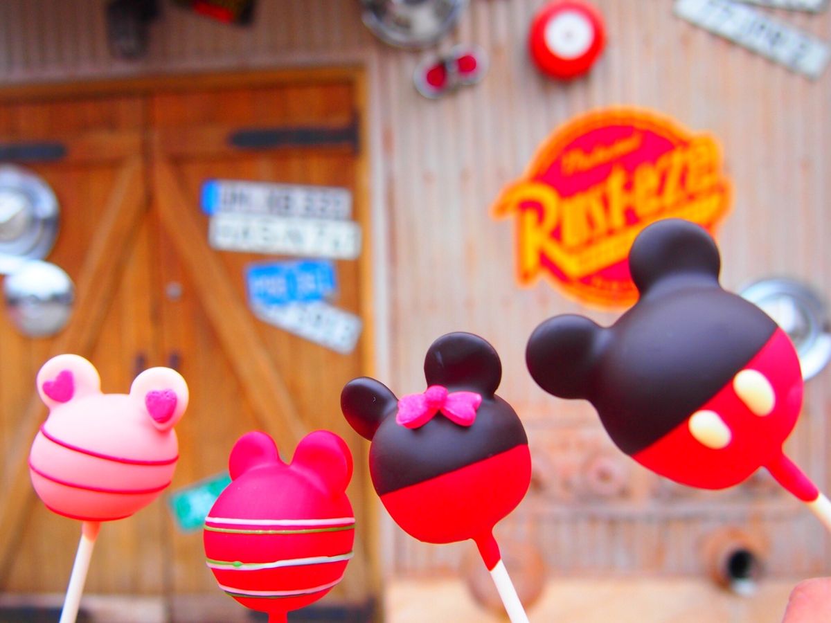 上海ディズニー最高でした。乗り物も最高だしキャラクターには全く並ばず写真と...