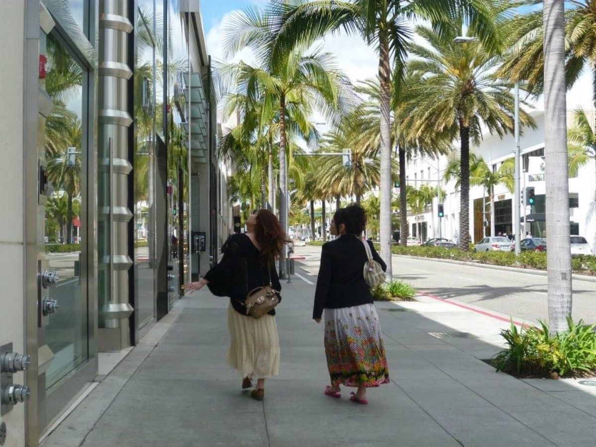 ロデオドライブ。この日はたしかロサンゼルスマラソンがたまたまやってたので車...