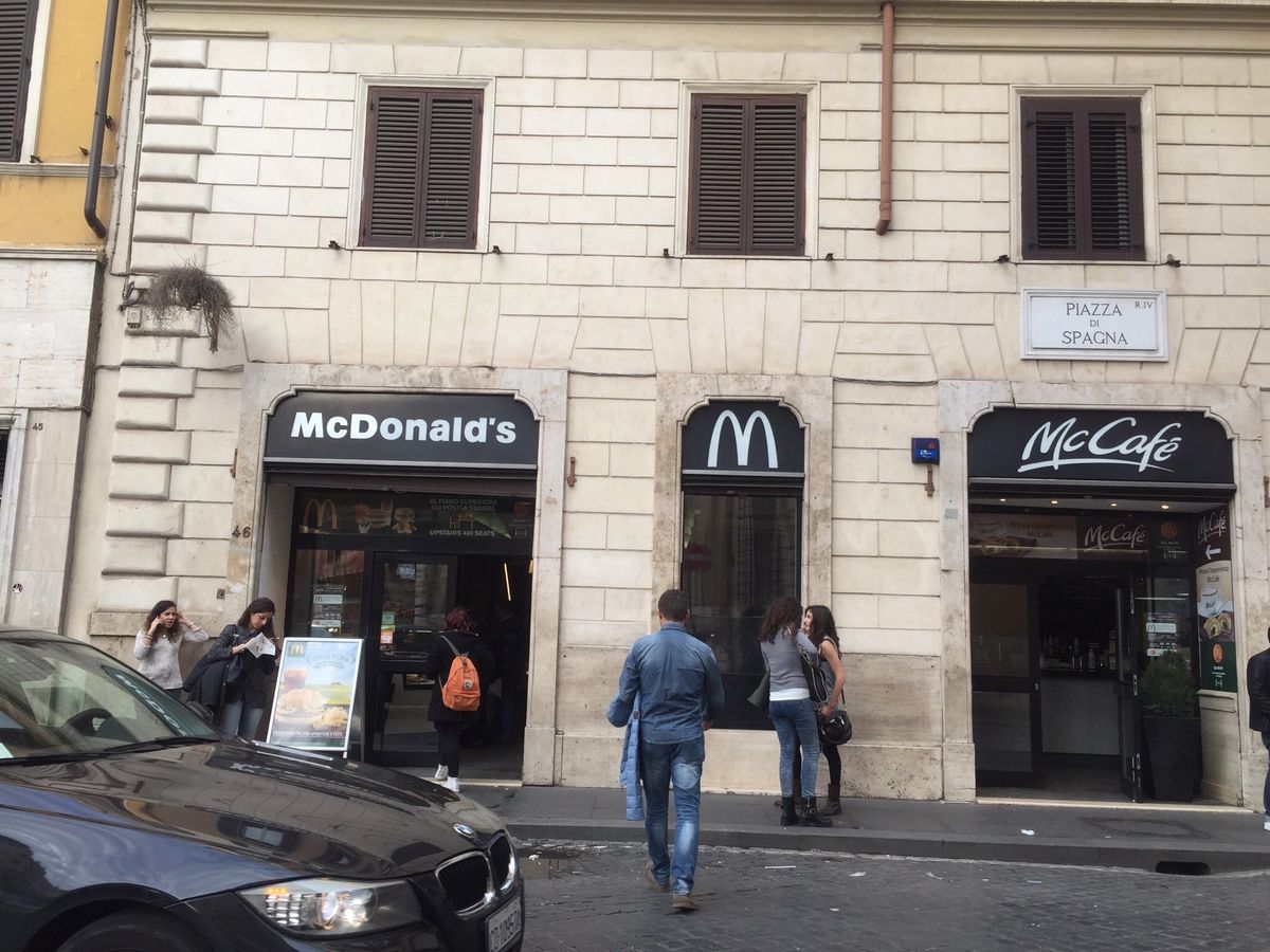 このマックでオレンジジュース頼んだのに、レジのおじいちゃんがハンバーガーに...
