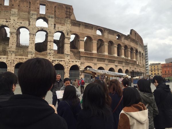 イタリア・ローマ「イタリー🍝」の写真：ローマ。
トレビの泉が工事中でした。
彫...