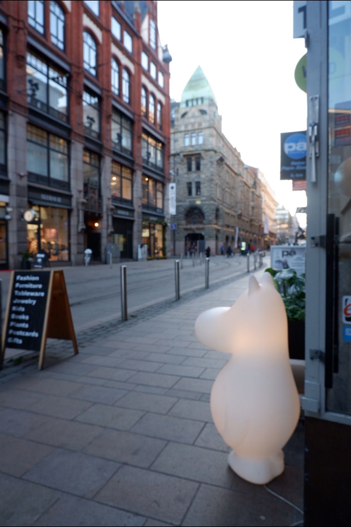 ヘルシンキ大聖堂の隣の図書館オススメです！！