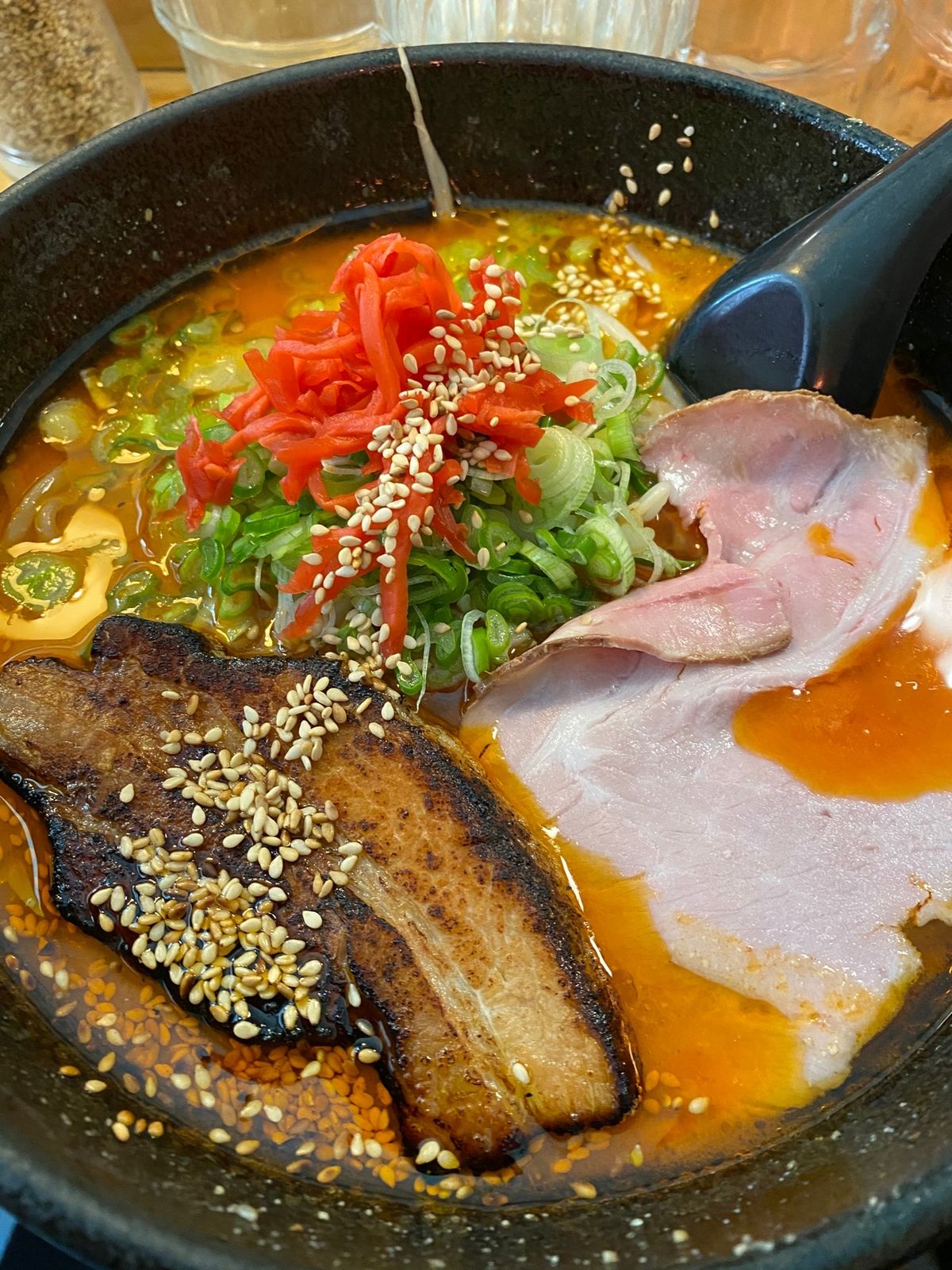 2枚目はMinako Sushi、3枚目はTotemo ramen、4枚目...