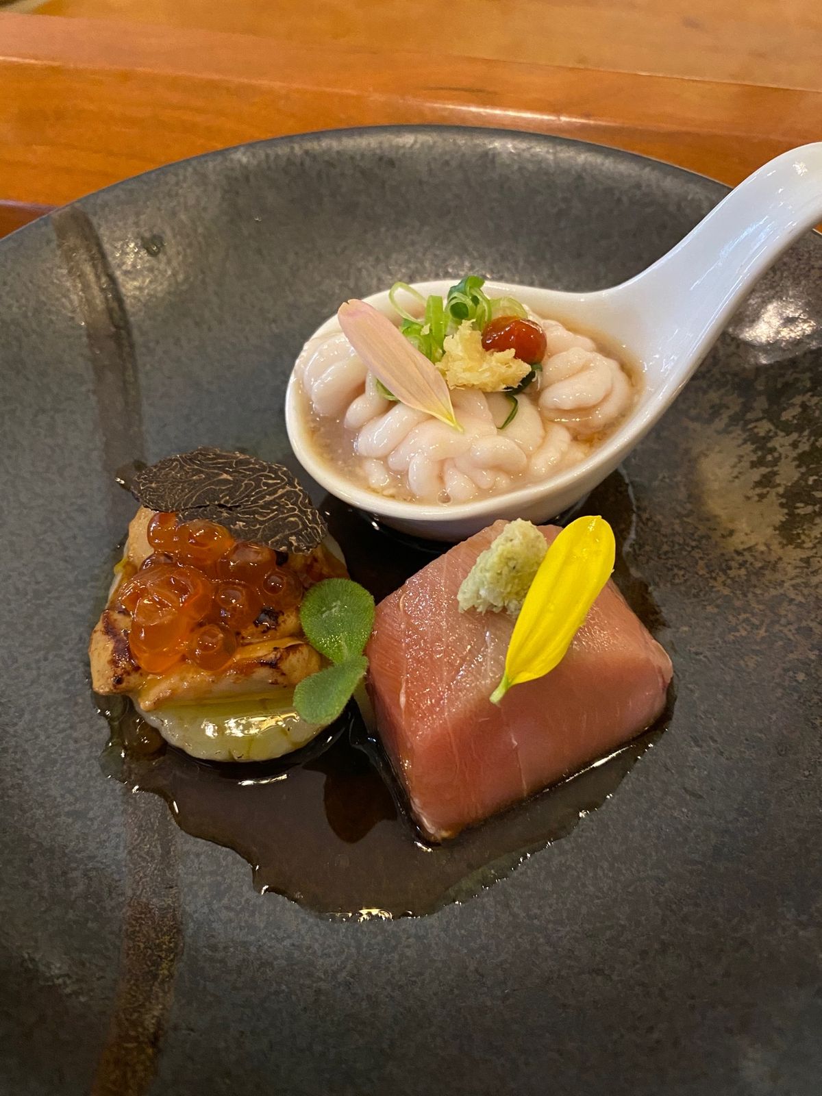 2枚目はMinako Sushi、3枚目はTotemo ramen、4枚目...