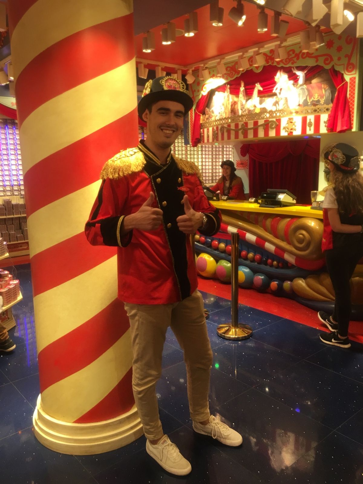 自分の生まれた年が印字された缶詰が買えるお店