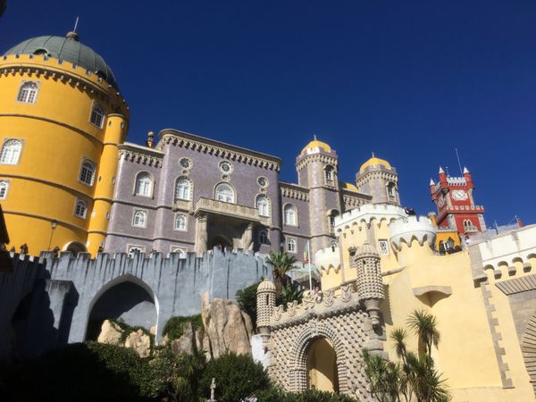 ポルトガル・リスボン「ポルトガル　ポルト&リスボンの旅」の写真：ペーナ宮殿
ゲームに出てくるような造りと...