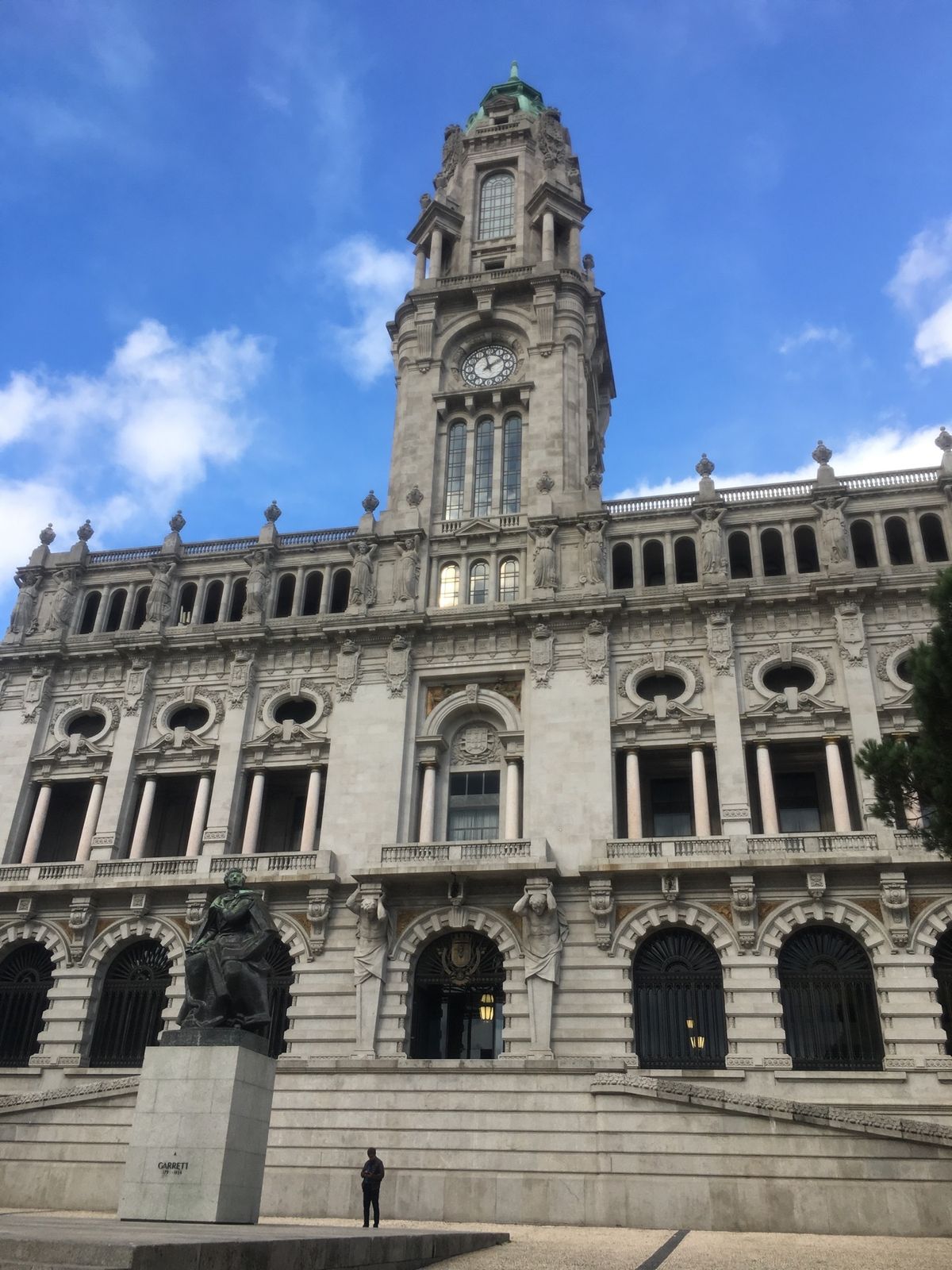 かっこいいマクドナルドがありました