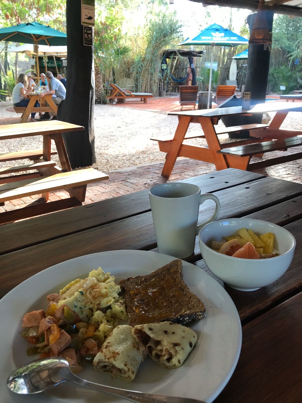 ホセア・クタコ空港からウィントフックの中心地まで
タクシー一択でしたな

...