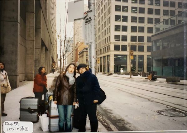 カナダ・Toronto「WDWのトランジットとして1泊」の写真:帰国前、シェラトントロントの前で送迎車待ち。