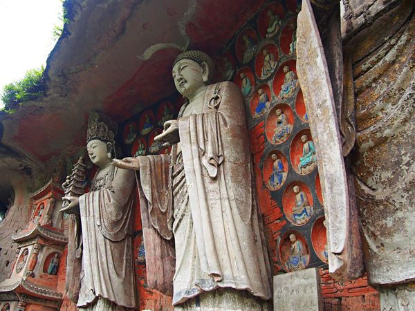 中国・重慶「中国 火鍋の故郷 重慶と大足石刻」の写真：大足石刻
9-13世紀に作られたものです...