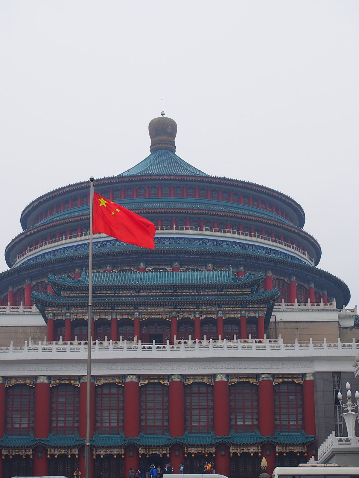 重慶市
市街地の中心でも坂が多く、ビルの合間に階段が連なっています
当時住...