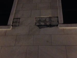 ちょうどサンフランシスコで地震があった1ヶ月後。
友人宅でも、グラスやお皿...