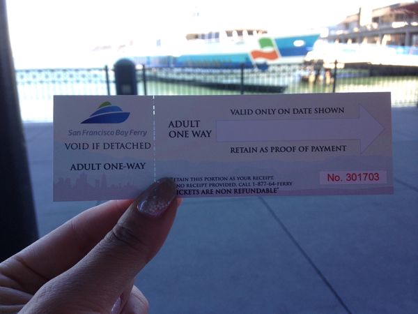 アメリカ(米国)・ホノルル「第2の故郷」の写真：フェリーに乗ります