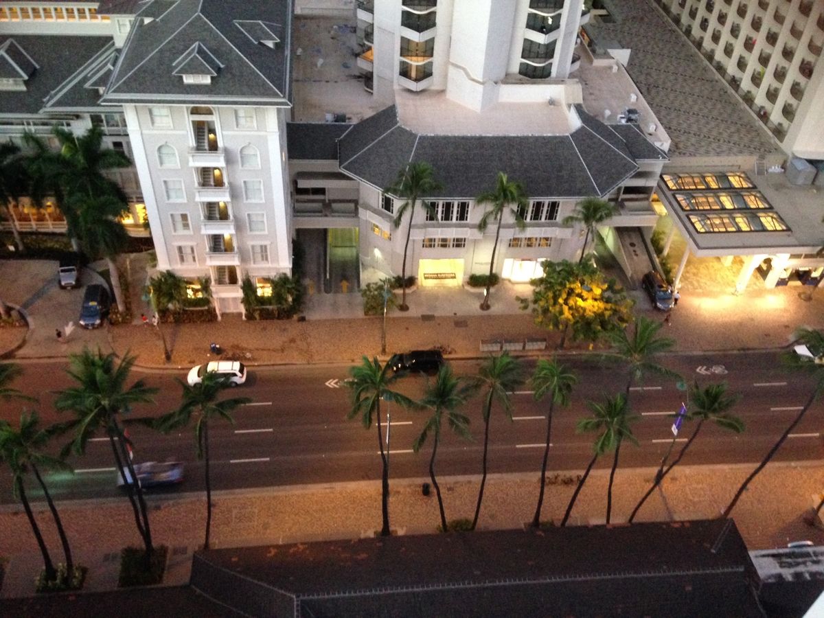 ハワイで1泊。
ホテルのすぐ隣でイベント。