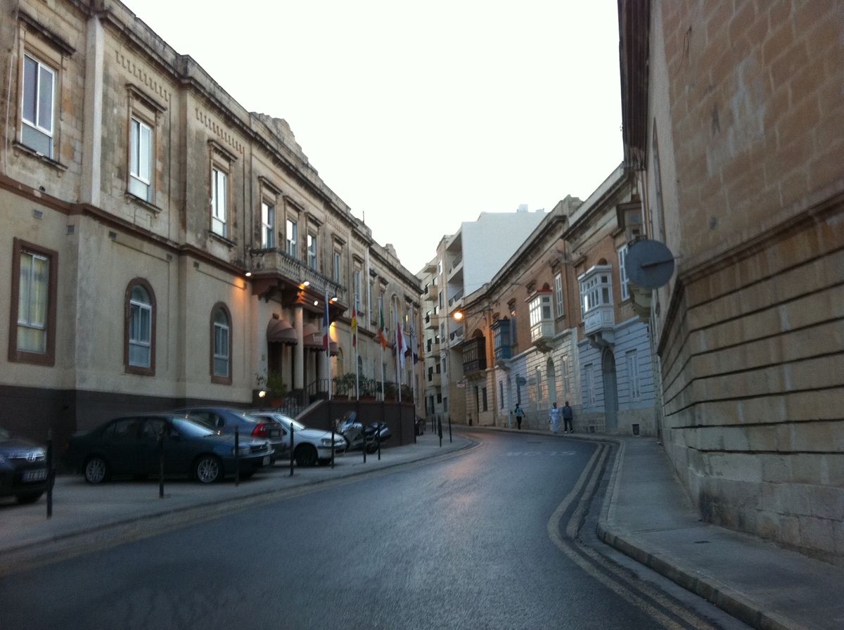 ワインが箱でお安いの。