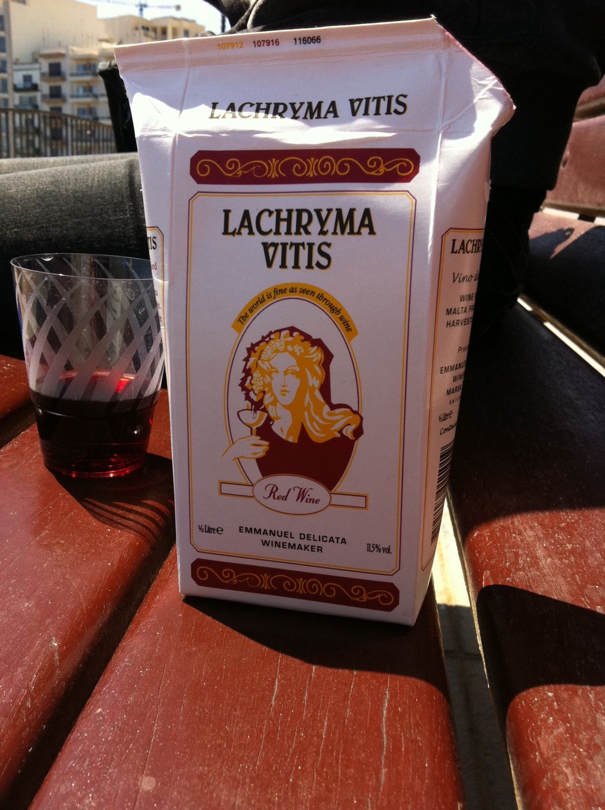 ワインが箱でお安いの。