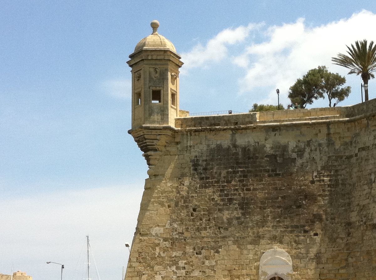 食べて飲んで遊んで…