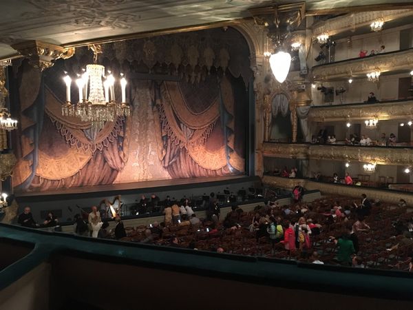 エストニア・タリン「サンクトペテルブルク〜タリン〜リガ〜モスクワ」の写真：マリインスキー劇場でくるみ割り人形を観賞。