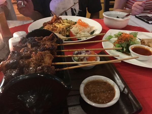 インドネシア・Bali「社員旅行」の写真：到着して現地のガイドさんおすすめのレスト...