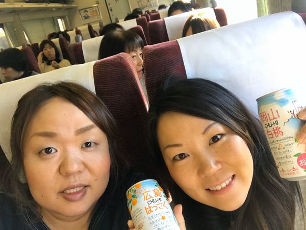 日本・島根　「社員旅行」の写真：岡山からのやくも号からの出雲市駅