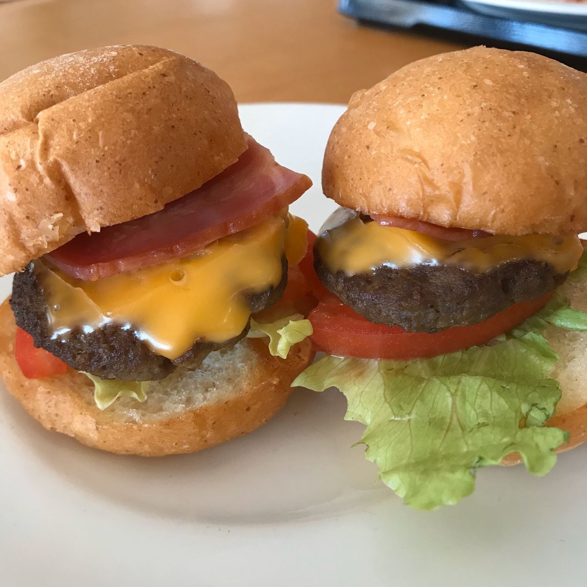 伊丹空港で中川パラダイスさんに遭遇！
那覇着いて北上してオキナワマリオット...