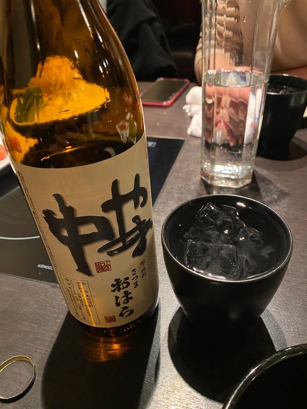 日本・博多　「博多食いだおれ旅行」の写真：赤坂のやま中でもつ鍋！
みそ味としょうゆ...