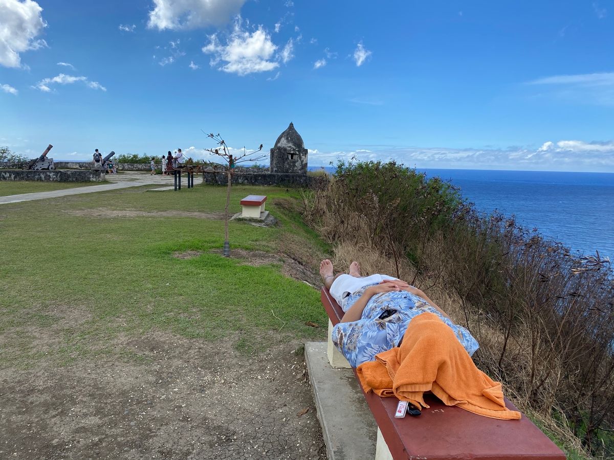 
オープンカーで走行中🚗💨
相方が日差しにより衰弱、、笑
休憩のため、ウマ...
