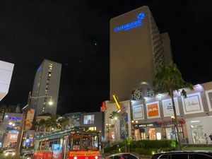 初日の夜はCalifornia Pizza kitchinと街歩きで決まり🥰🤙💛