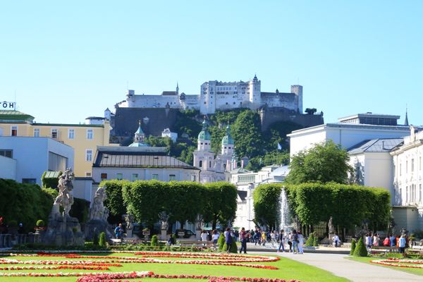 ドイツ・フュッセン「ドイツロマンティック街道とオーストリア世界遺産巡り　9日間」の写真：ミラベル庭園
サウンドオブミュージックの...