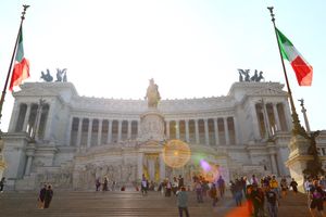 エマヌエーレ２世紀念堂の前のおもっきり観光客向けの店でお昼（笑）イタリアは...