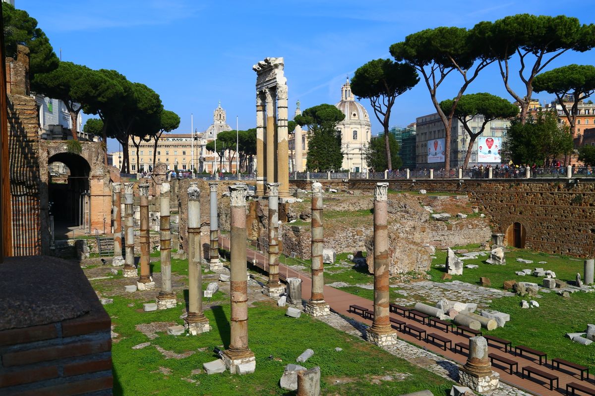 フォロ・ロマーノ
門とか大切に残されてて圧巻です！