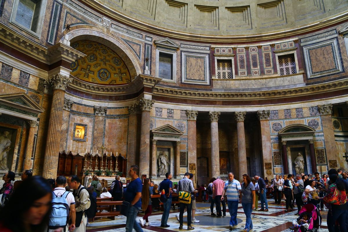 昼間のパンテオン
今は有料になったそうですね。
写真が回転せーへん（泣）