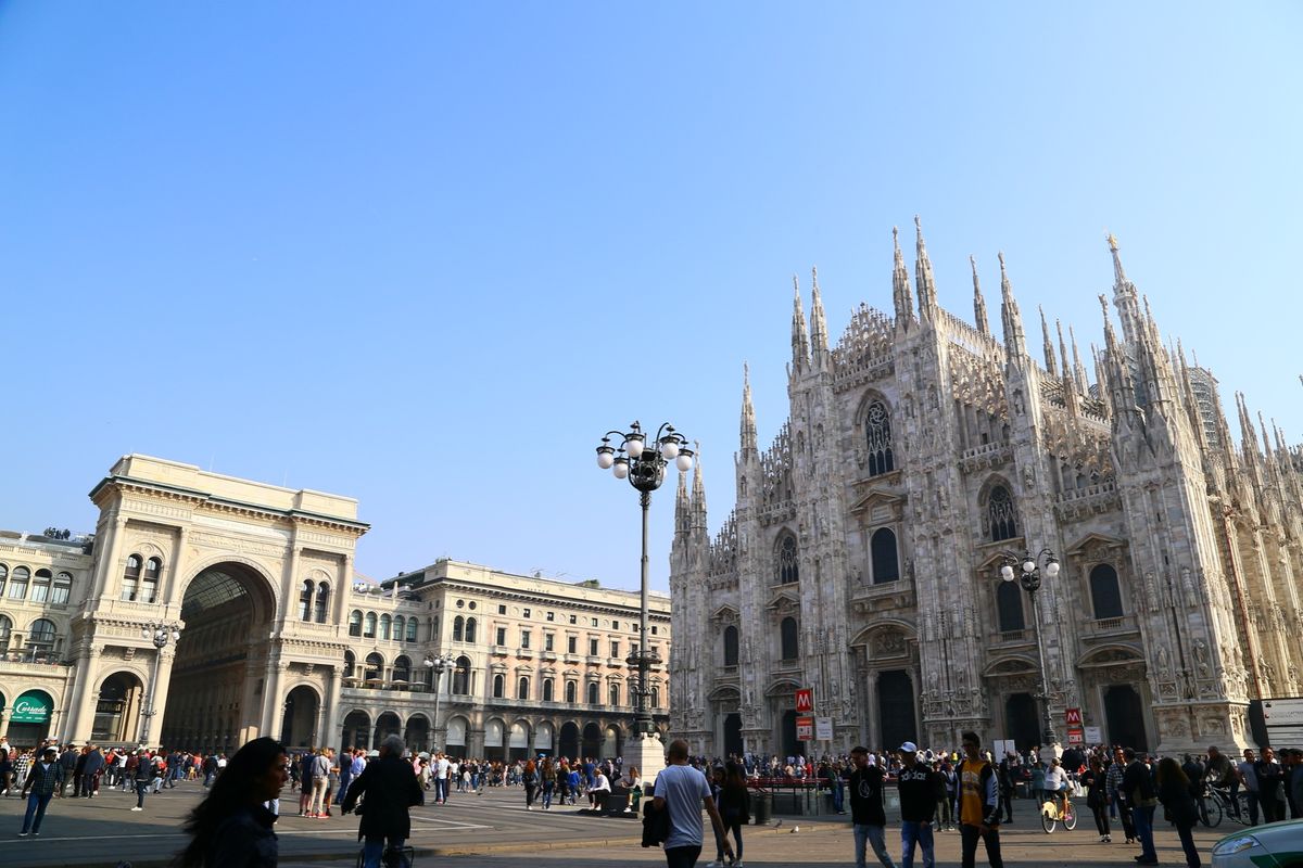 ミラノといえばやっぱココ☆
ガレリア
カンパリ🍹発祥店
ミラノのドゥオモ！...