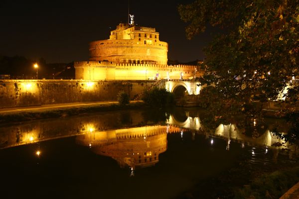 イタリア・ローマ「イタリア　8日間」の写真：☆night☆シリーズ
夜の逆さサンタン...