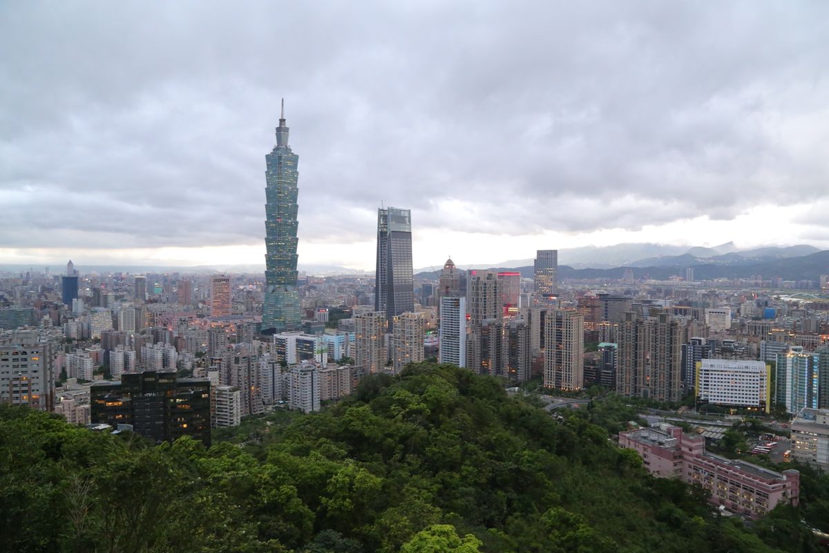 象山公園の展望は登った甲斐があった♪
小籠包は京鼎楼が安うまっ(ノ^^)ノ...