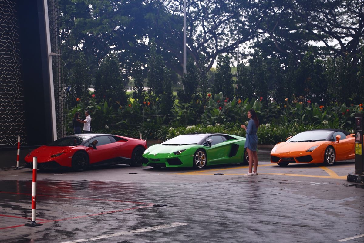 活気あるアジア感！
街は綺麗だし食も多種多様
１、２枚目の奥は全部船っての...