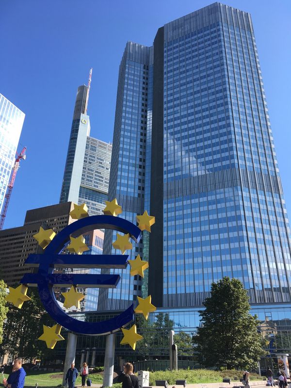 サンマリノ・サンマリノ「ベネチア🇮🇹〜サンマリノ🇸🇲〜ローマ🇮🇹」の写真：旧欧州中央銀行本部のオブジェ€
現在、本...