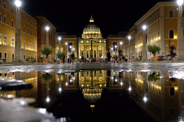 サンマリノ・サンマリノ「ベネチア🇮🇹〜サンマリノ🇸🇲〜ローマ🇮🇹」の写真：バチカン🇻🇦
夜のサン・ピエトロ大聖堂