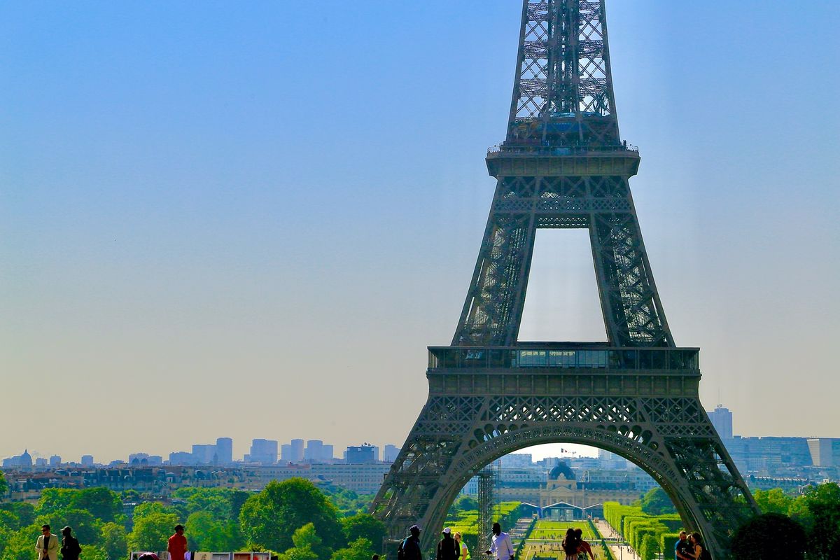 パリ定番の("▽")
①エトワール凱旋門
②モンパルナスタワー夜景
③セー...