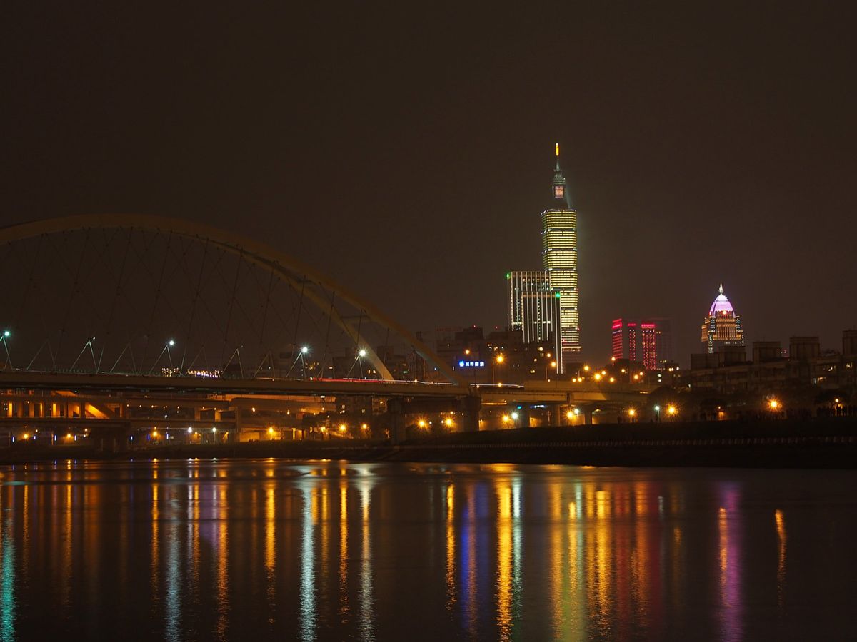 この花火をどこから見るかは台北市民の悩みでもあります
近くで見るためには交...